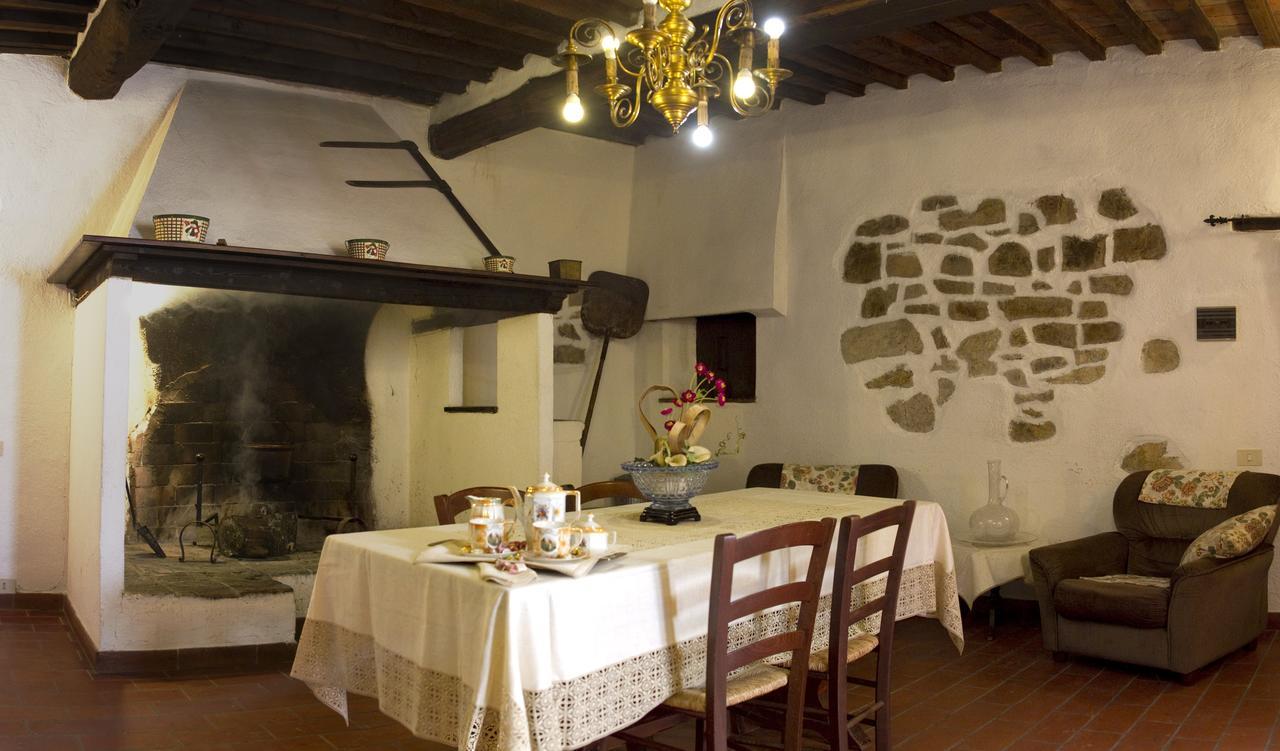 Agriturismo Santa Caterina Castelnuovo di Val di Cecina Værelse billede