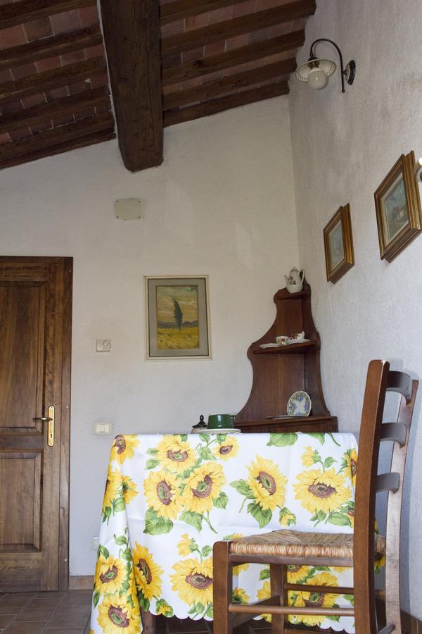 Agriturismo Santa Caterina Castelnuovo di Val di Cecina Værelse billede